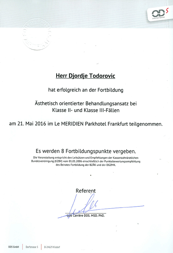Ästhetisch orientierter Behandlungsansatz bei Klasse II- und Klasse III-Fällen